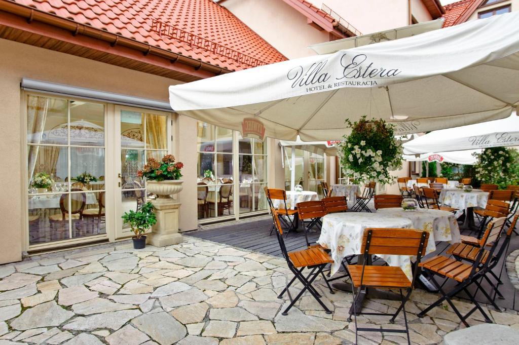 Villa Estera - Hotel & Restauracja Michałowice Buitenkant foto